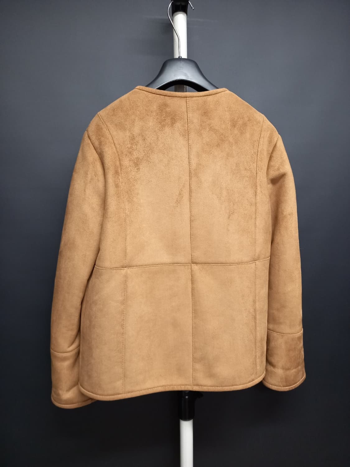 르비에르 LEVIERE 카멜 숏 무스탕 55.44 상품이미지7