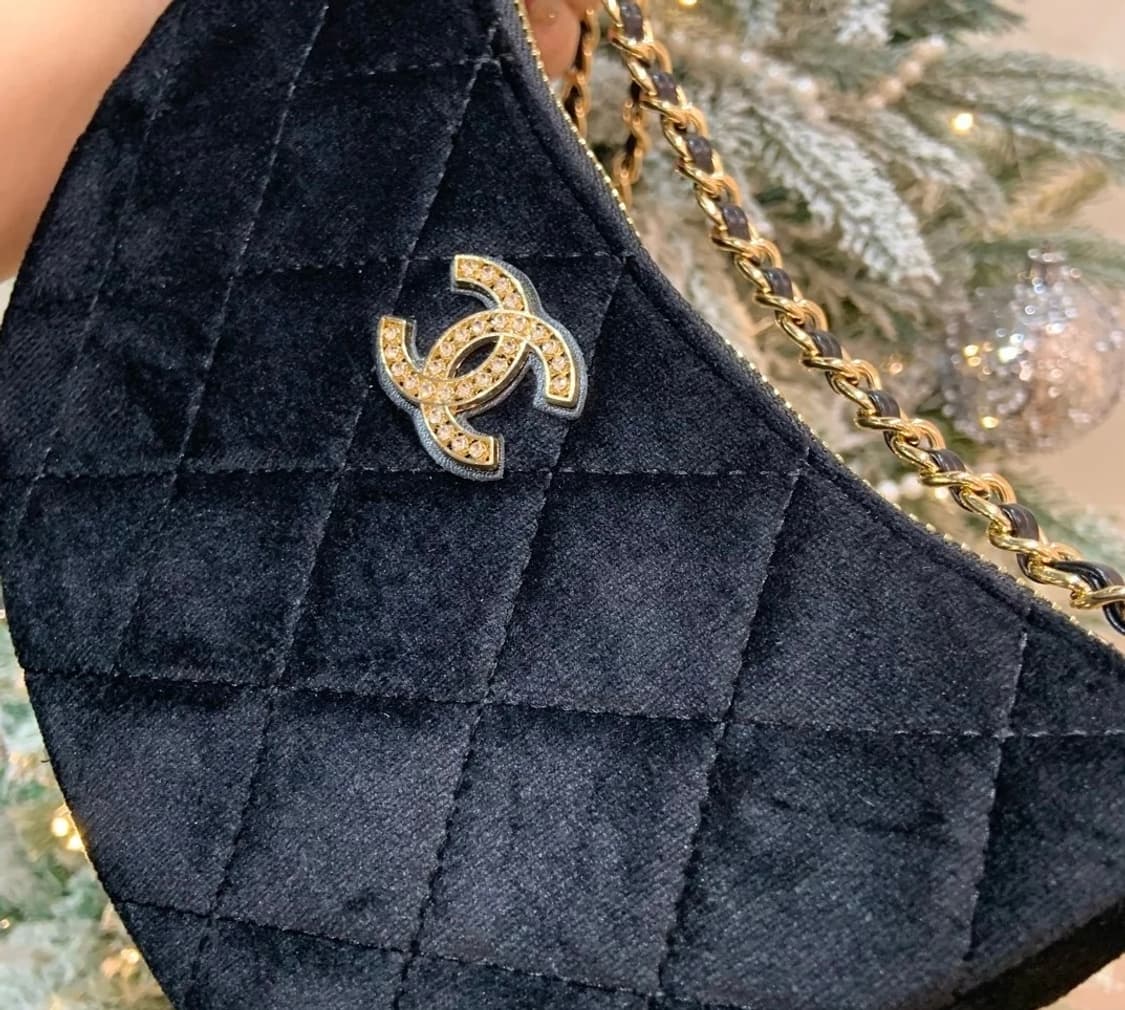 샤넬 뷰티 벨벳 크레센트 호보백  상품이미지4