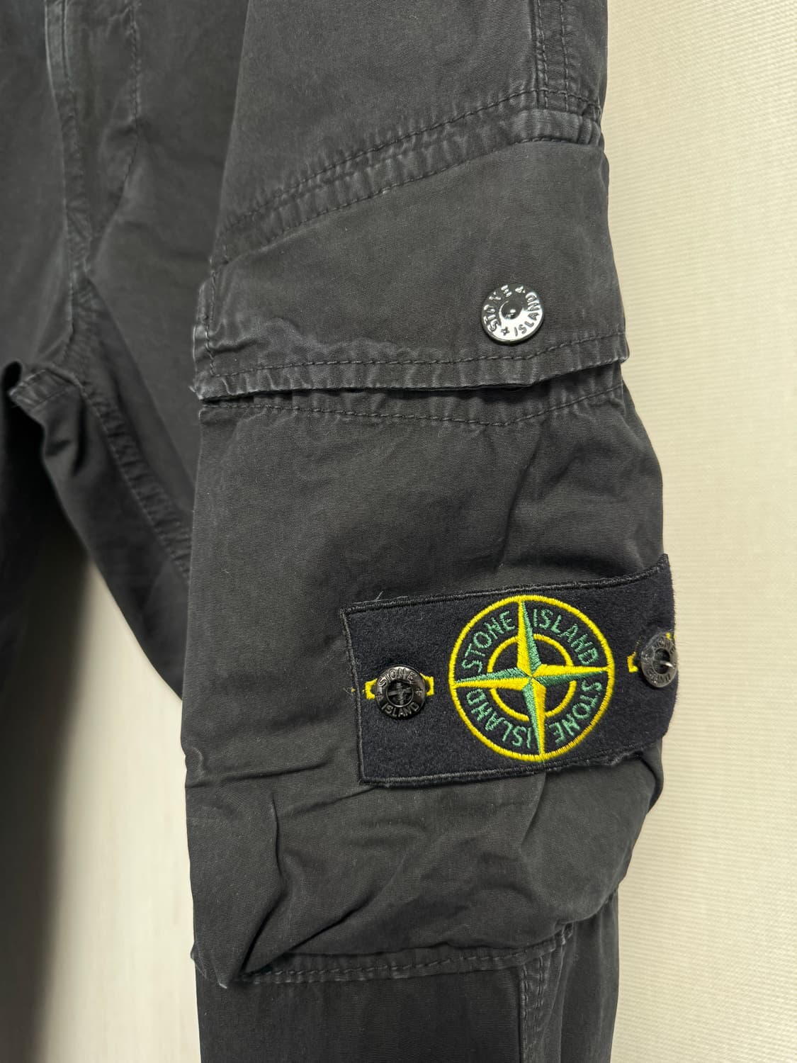 스톤아일랜드 카고팬츠 블랙 80 상품이미지4