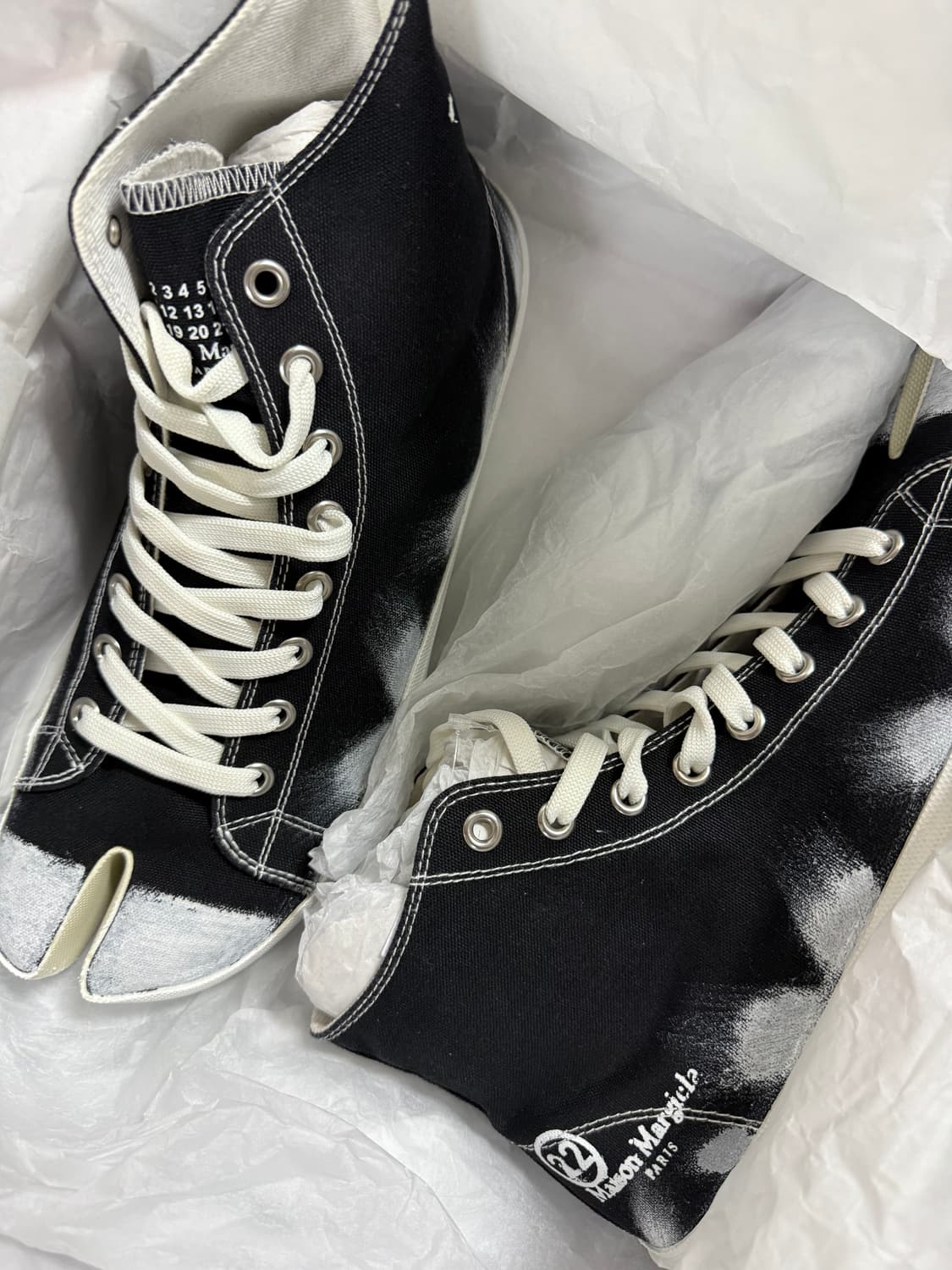 [44] 메종 마르지엘라 타비 페인팅 페인트 하이탑 스니커즈 블랙 상품이미지4