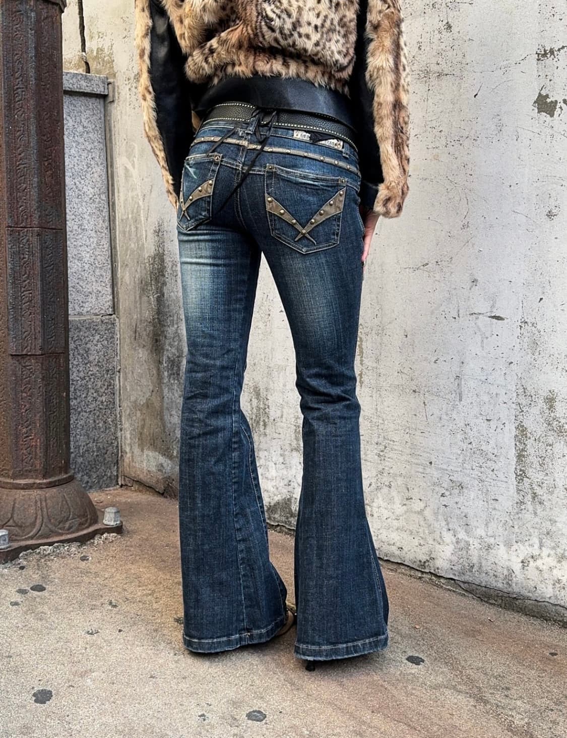 Denim stud boot-cut jean 상품이미지4