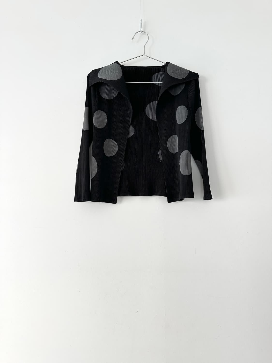 Dot pleats cardigan 상품이미지1