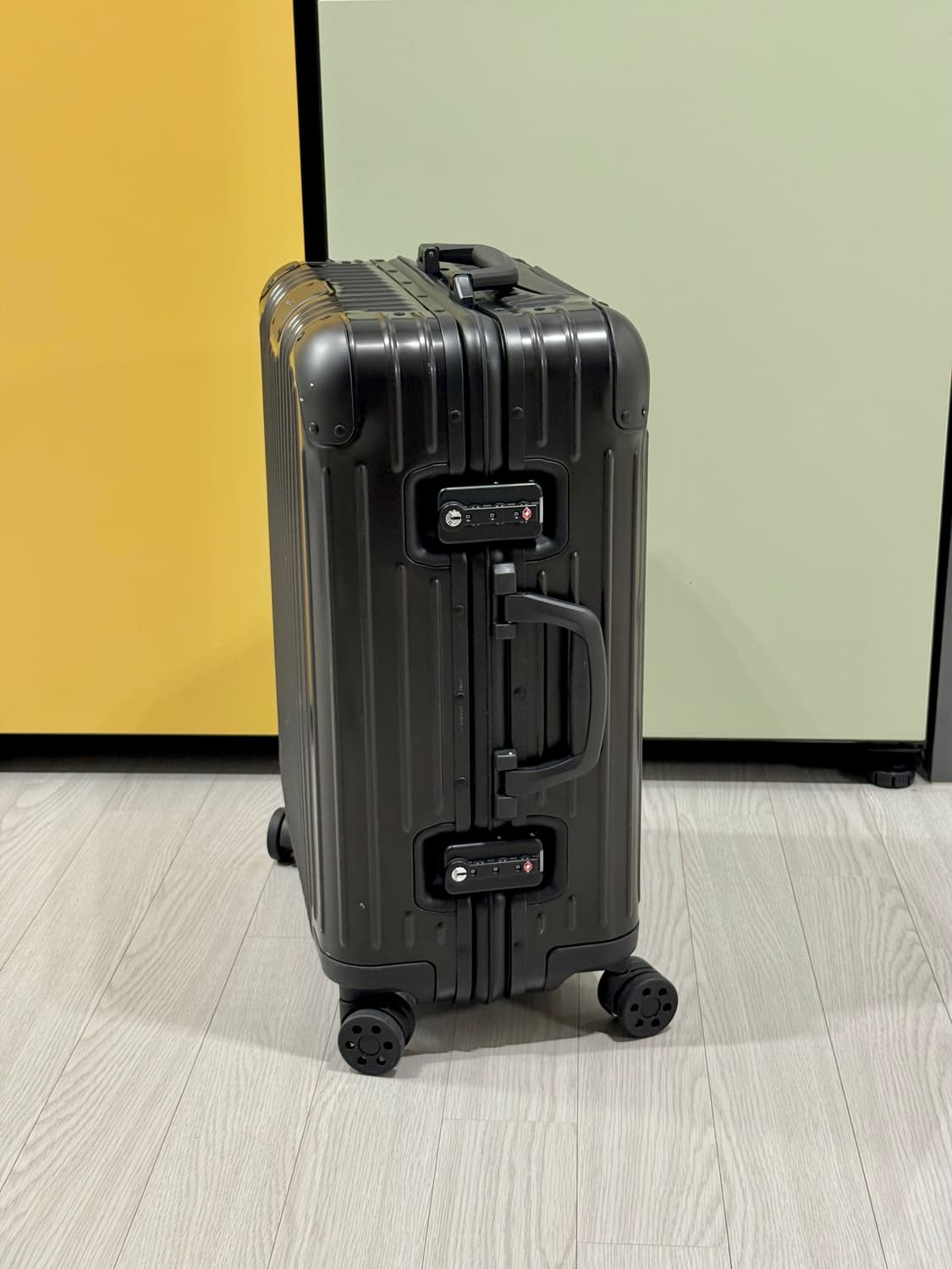 리모와 오리지널 블랙 캐빈플러스 상품이미지2