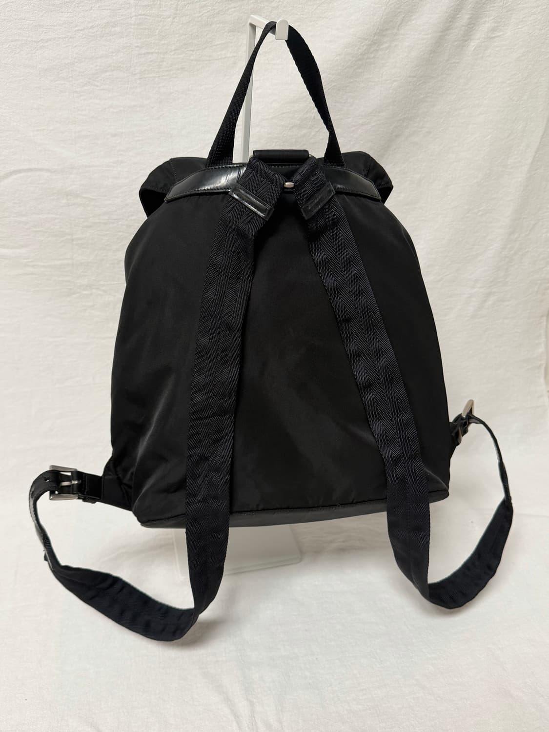 정품 프라다 포코노 나일론 투포켓 미디움 백팩 블랙 상품이미지10