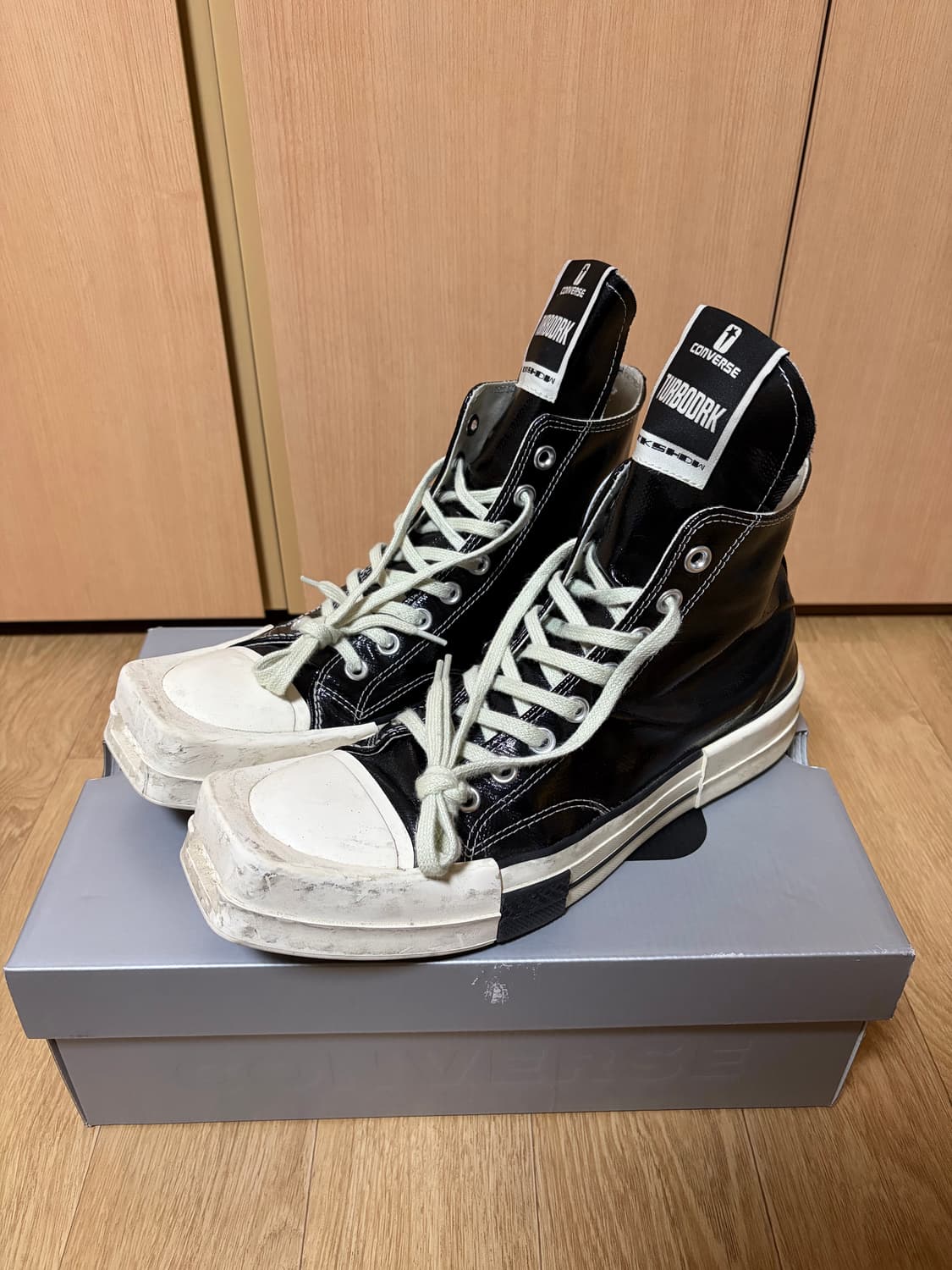 (270) 컨버스 x 다크쉐도우 터보다크 척 70 하이 블랙 래커드 데님 상품이미지1