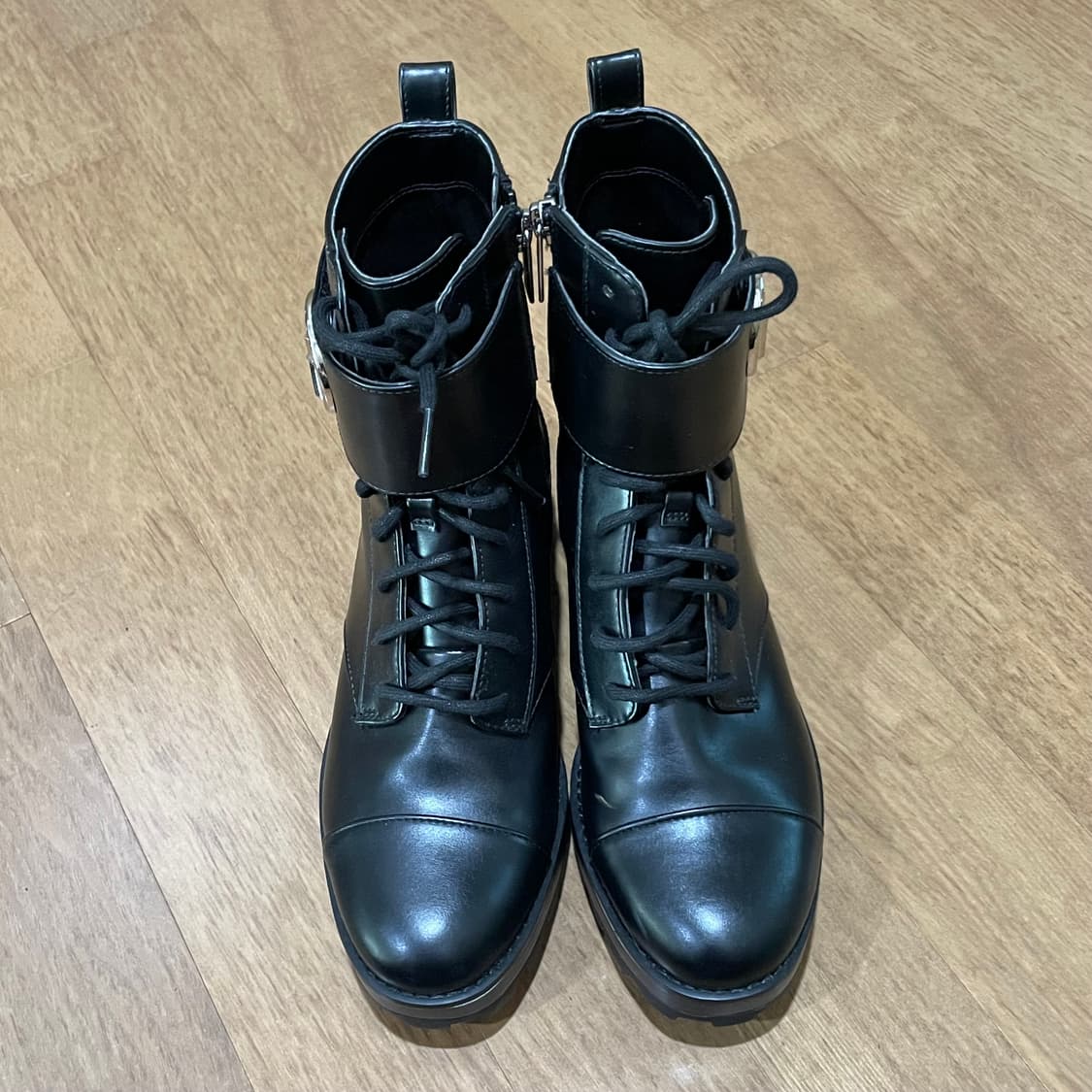 마이클코어스 가죽 앵클부츠 240 상품이미지2