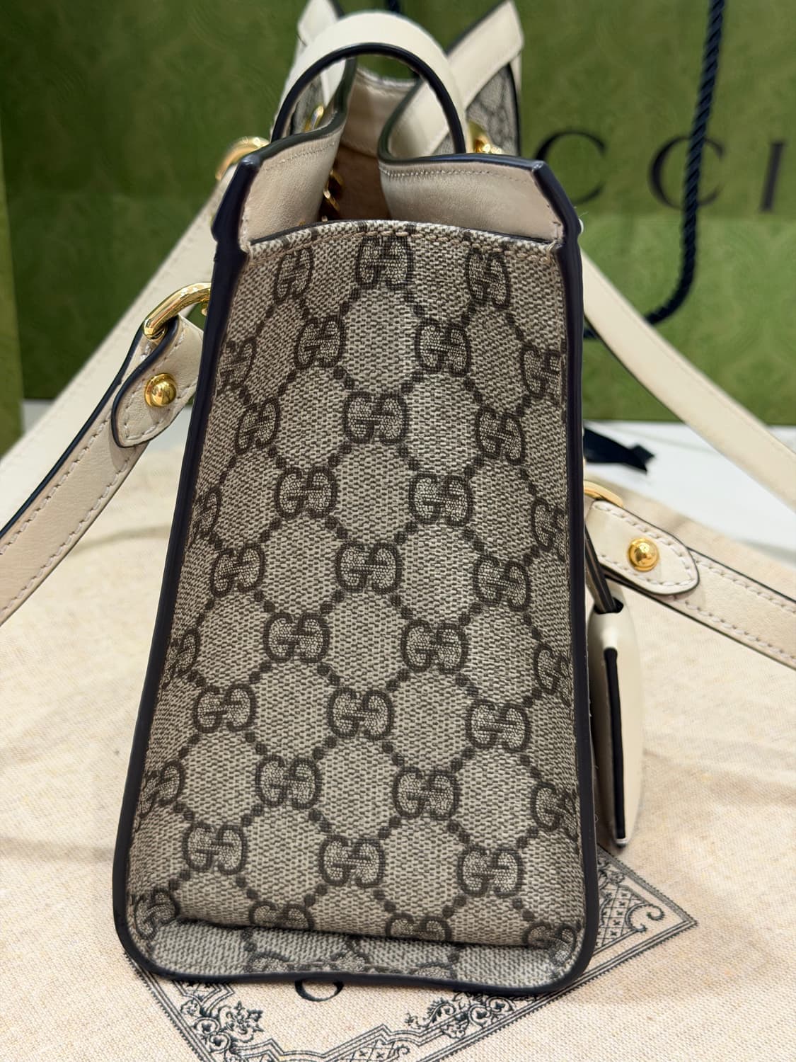 구찌 패들락 화이트 숄더백 스몰 상품이미지8