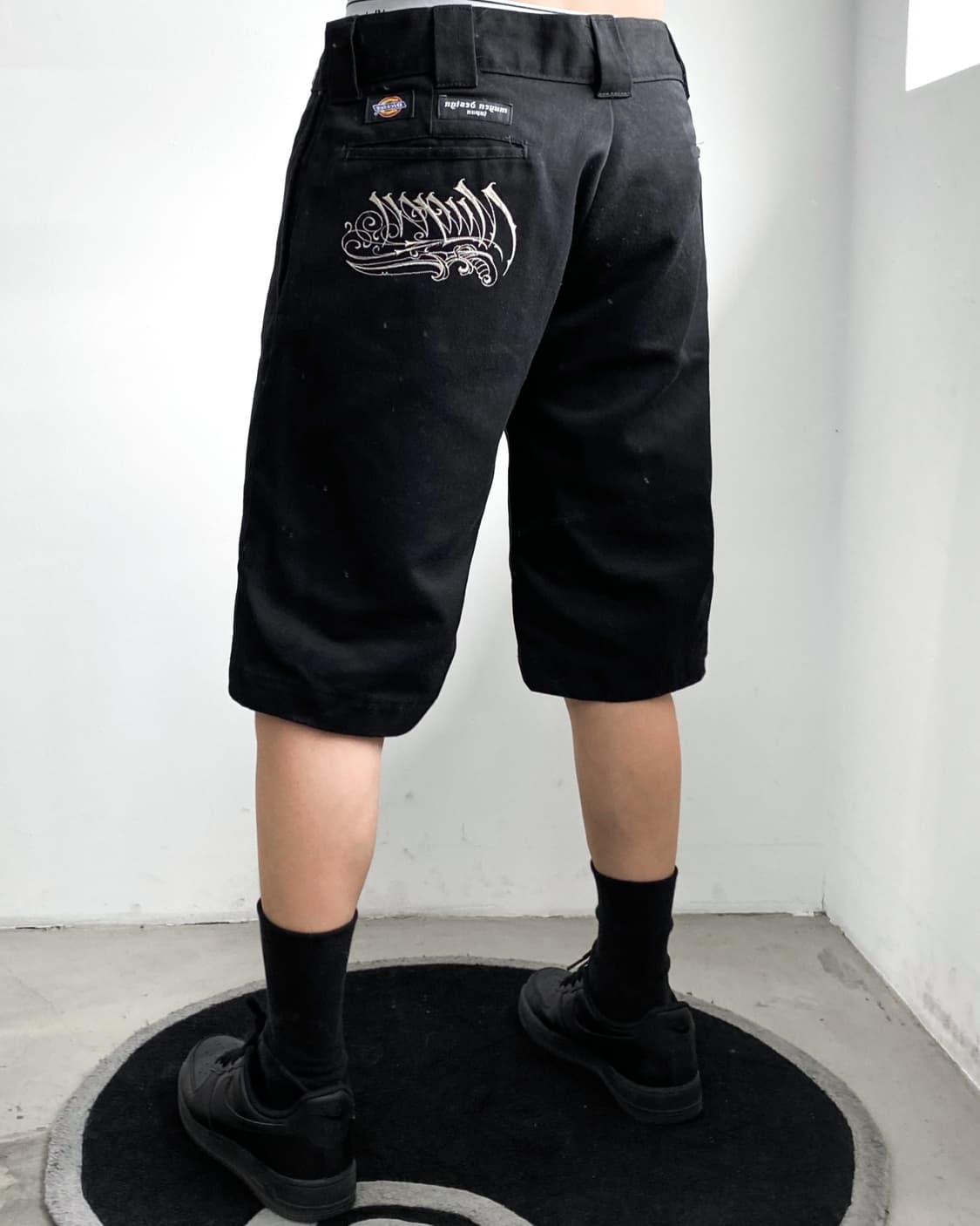 디키즈 x 무겐 디자인 트라이앵글 스터드 하프 팬츠 상품이미지1