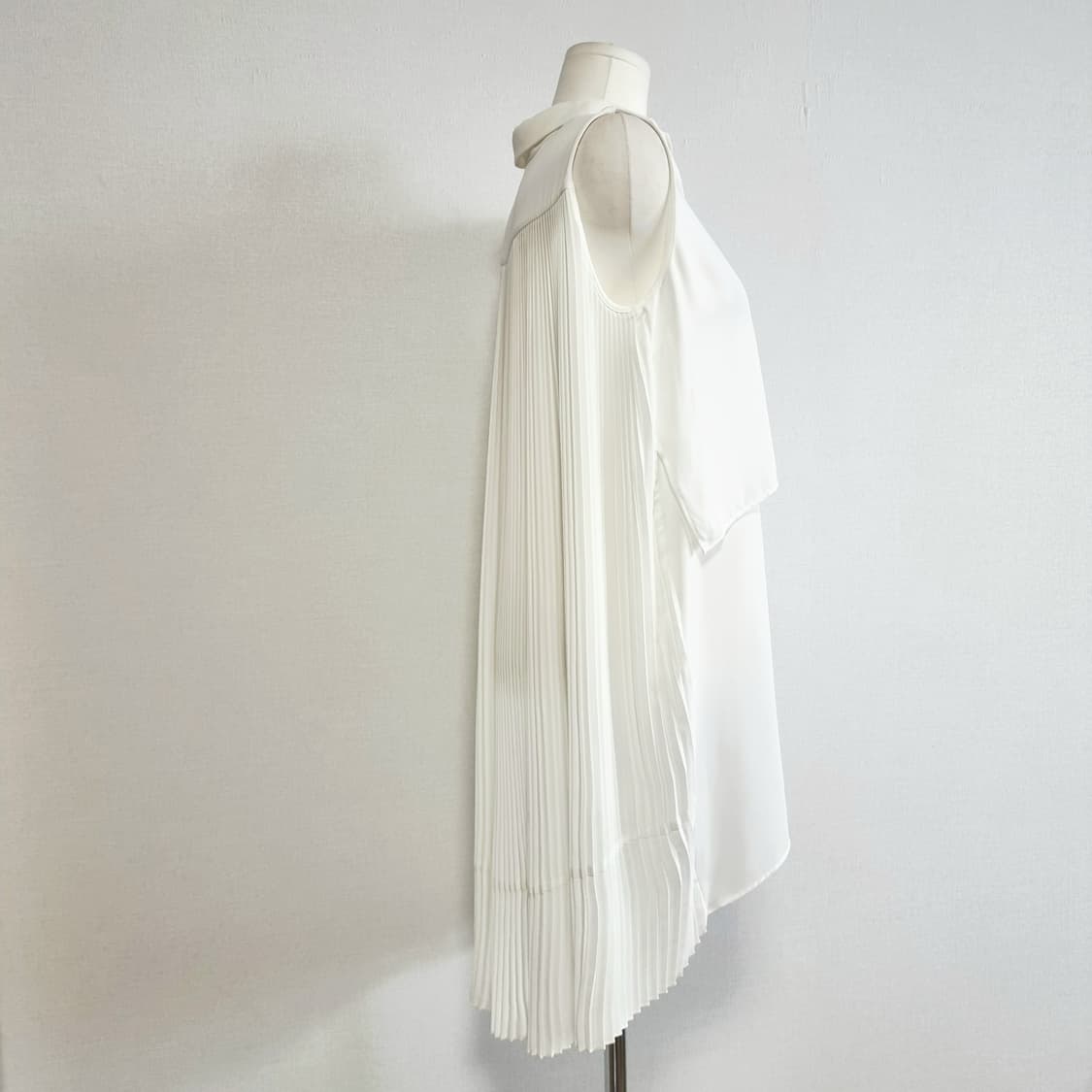 더아이잗컬렉션 셔츠원피스 롱셔츠 블라우스 백플리츠포인트 (55) 상태최상 상품이미지1