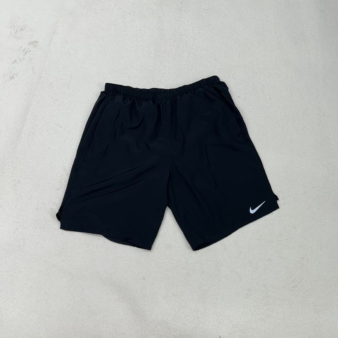 Nike black running shorts 상품이미지3
