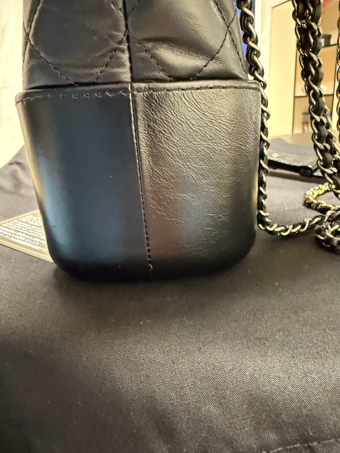 샤넬 빈티지카프스킨 호보백 신미듐 28번대 상품이미지6