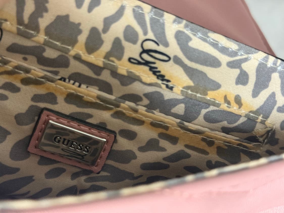 게스 빈티지 미니 크로스백 핑크 상품이미지4