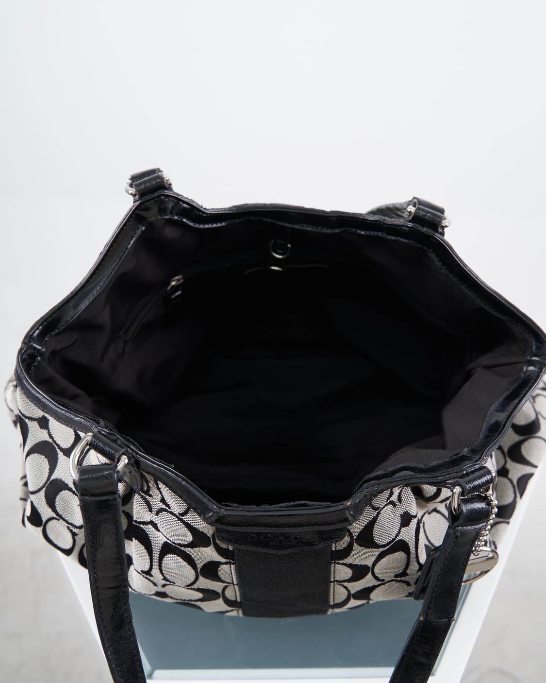 Coach 데이빈 시그니처 스트라이프 도트백 상품이미지6