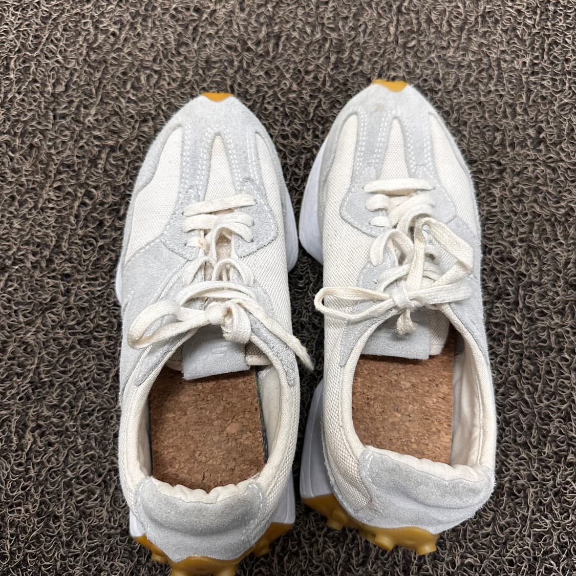 뉴발란스 327 여성 운동화 235사이즈 상품이미지5