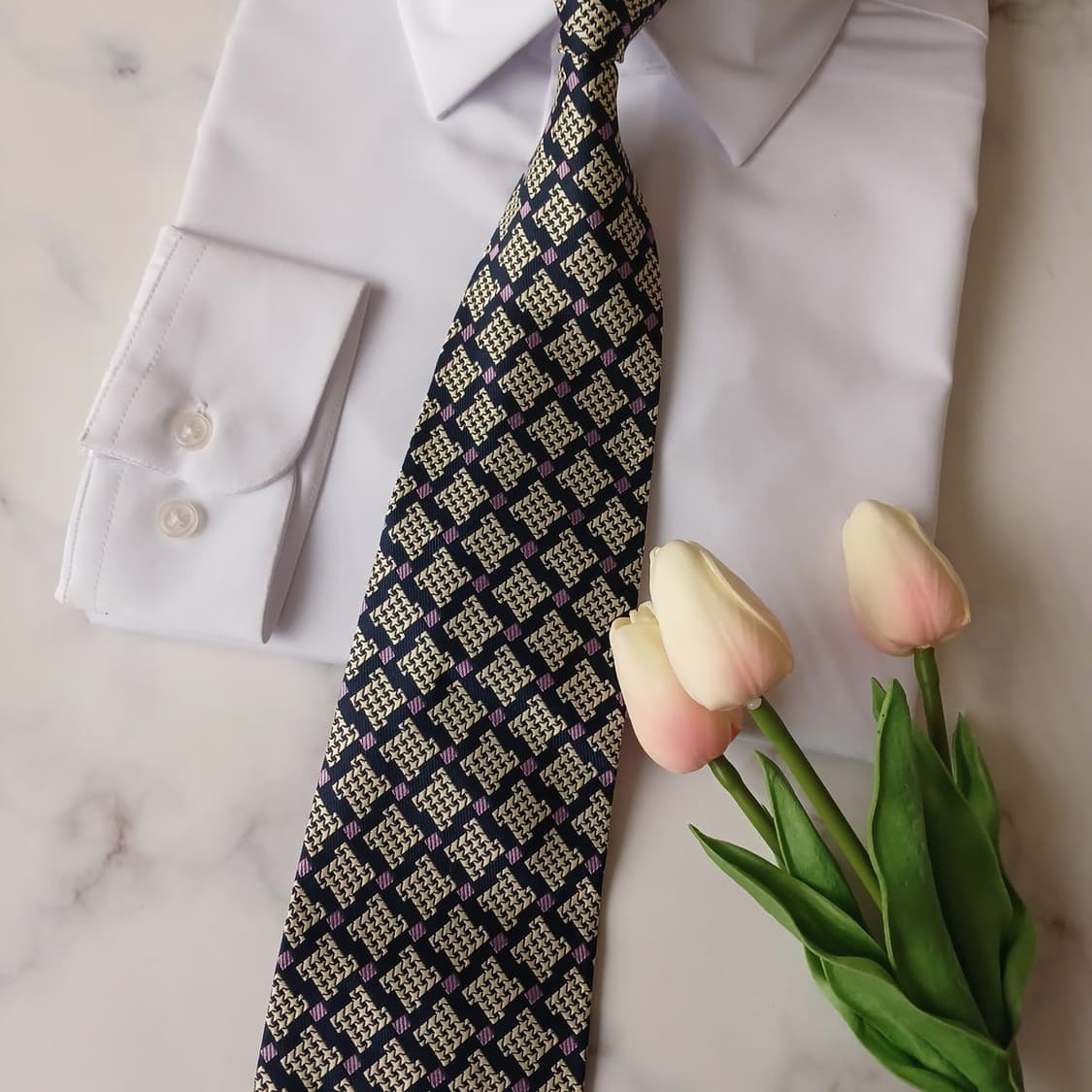 YVES SAINT LAURENT 입생로랑 실크 네이비 기하 패턴 넥타이 상품이미지5
