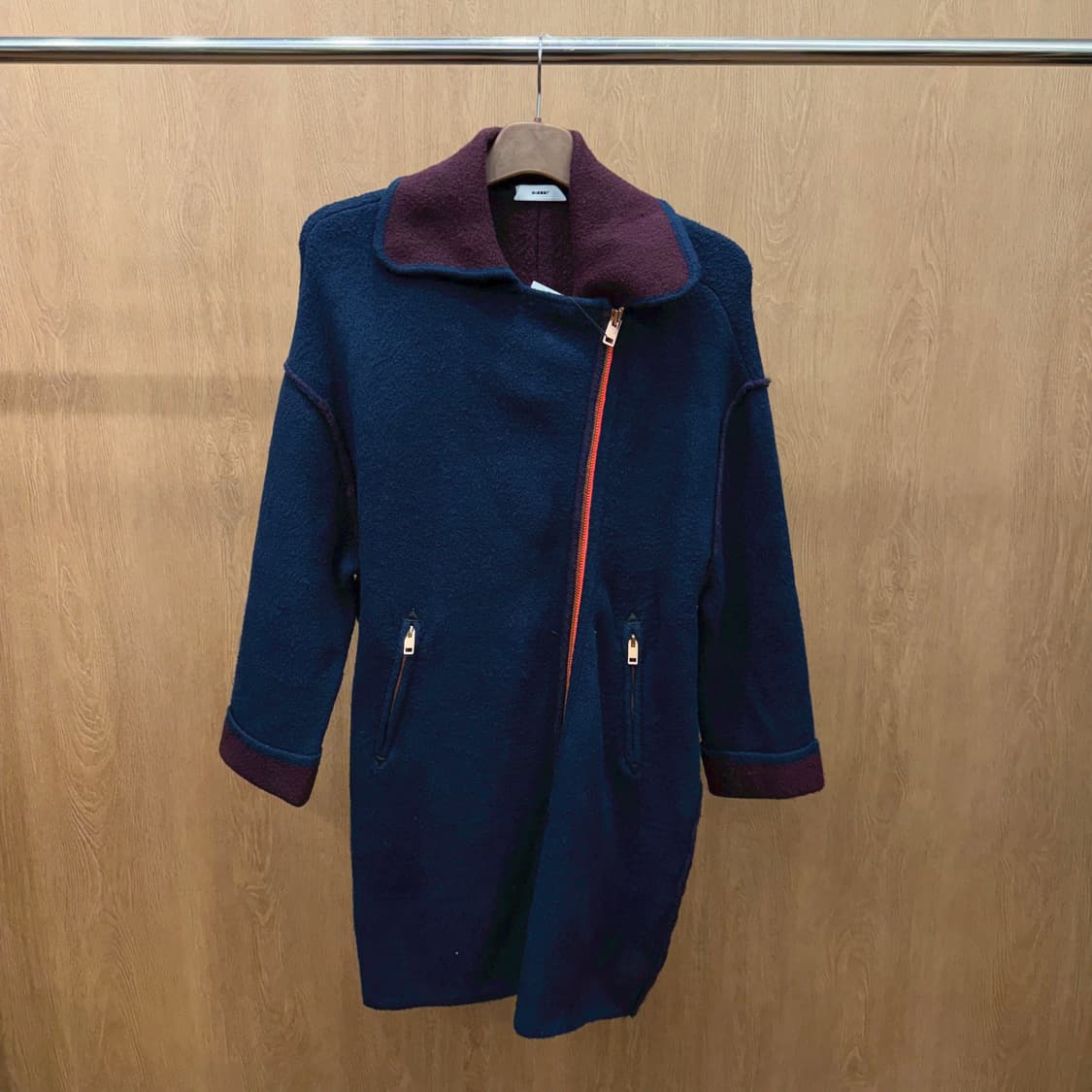 디젤 하프 코트 버건디 배색 언밸런스 사선 지퍼 디테일 레귤러핏 네이비 상품이미지2