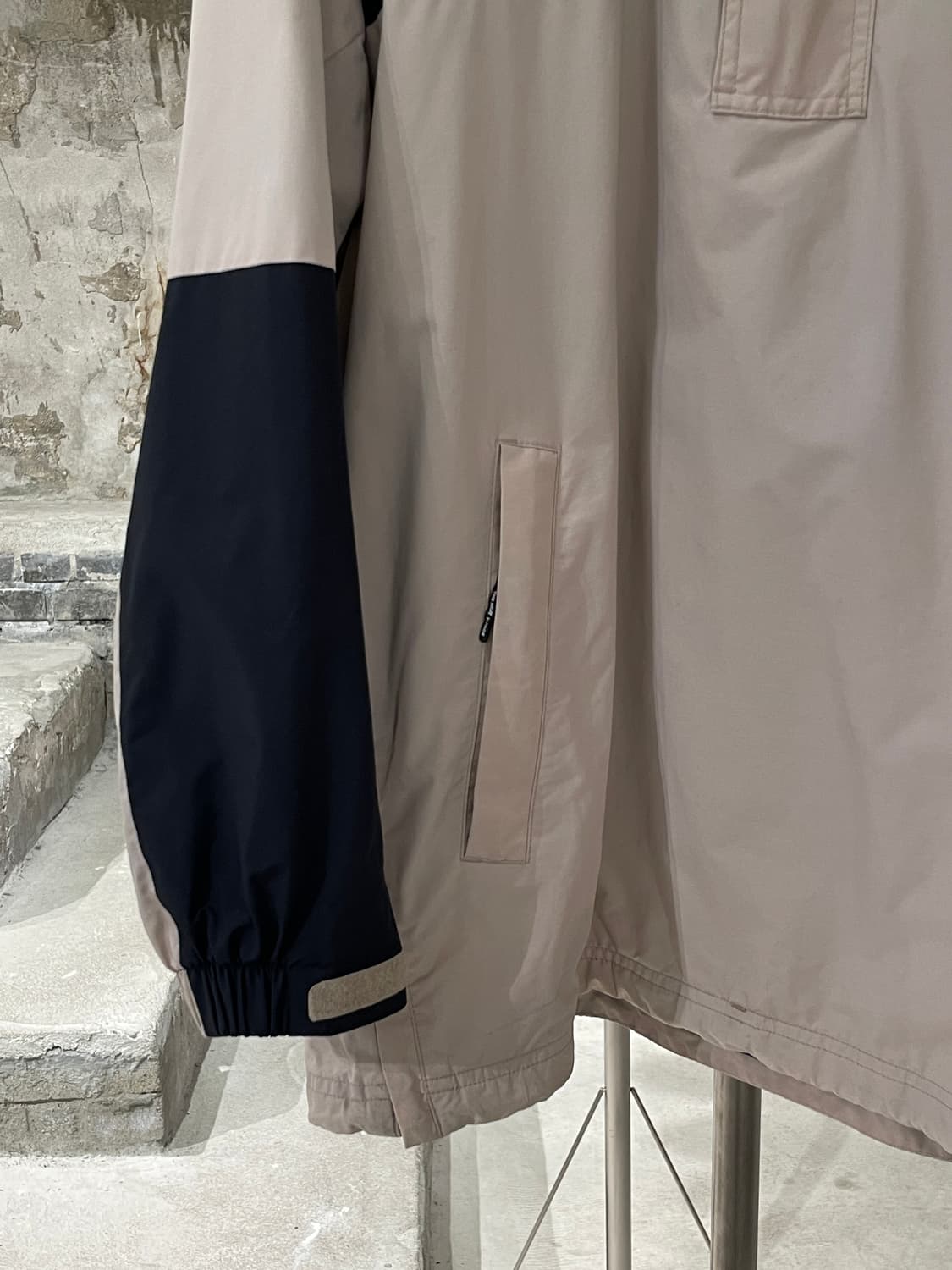 노스페이스 베이지 앤 블랙 나일론 아노락 상품이미지4