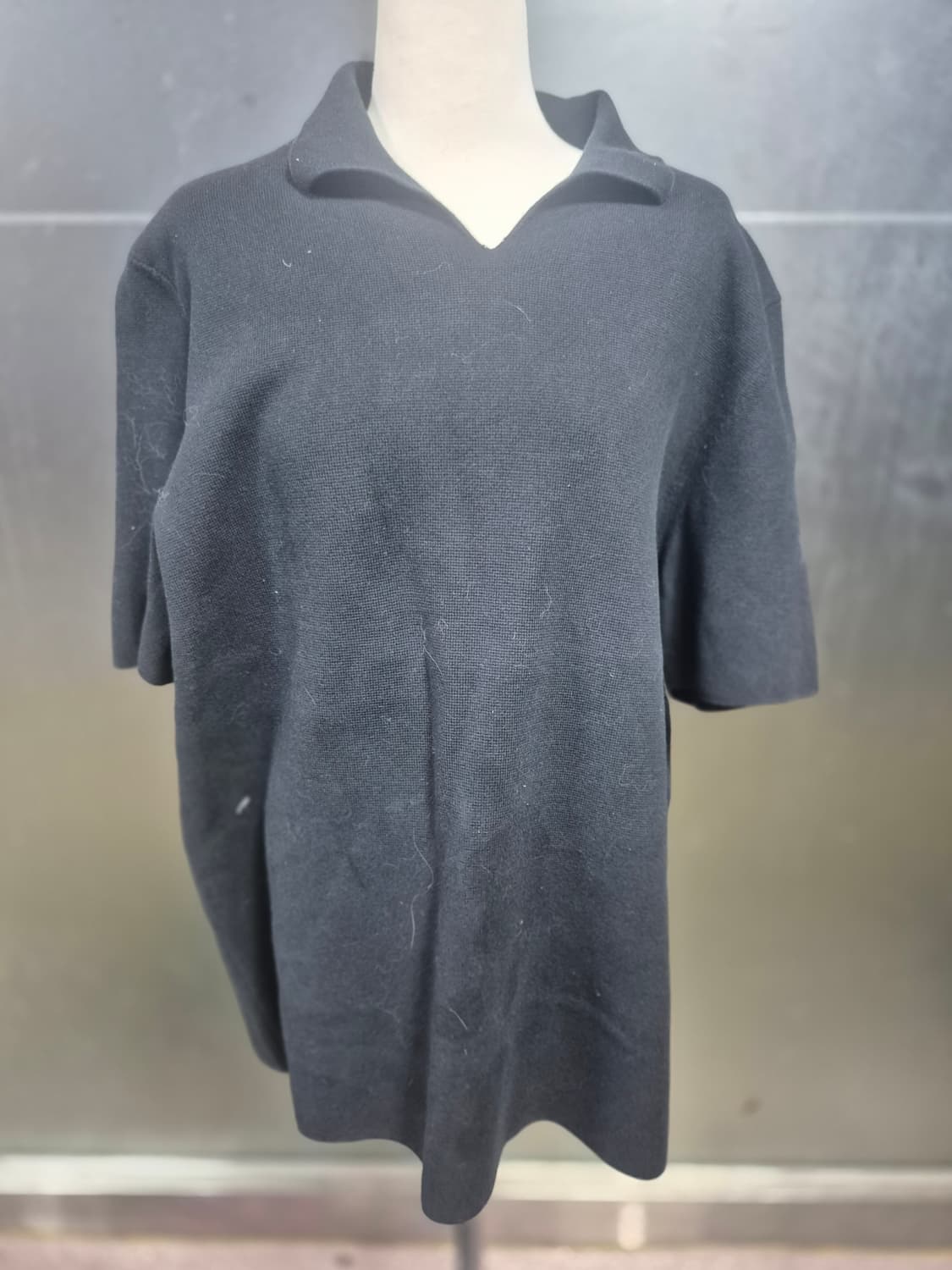 코스 검정색 반팔 카라 니트 상품이미지1