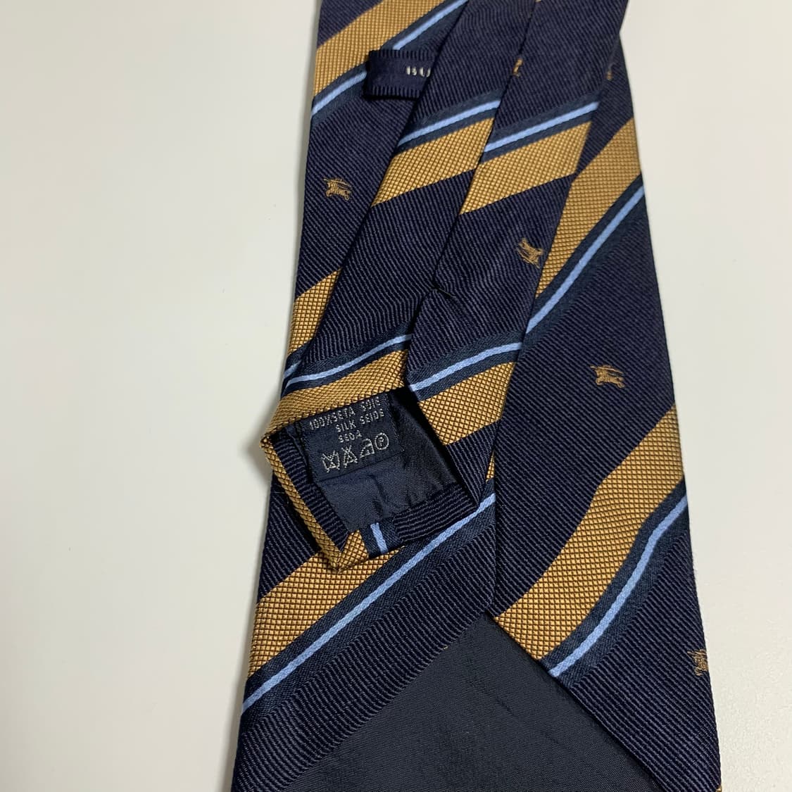 버버리 레지멘탈 클래식디자인 모노그램 명품넥타이 A+등급 상품이미지7