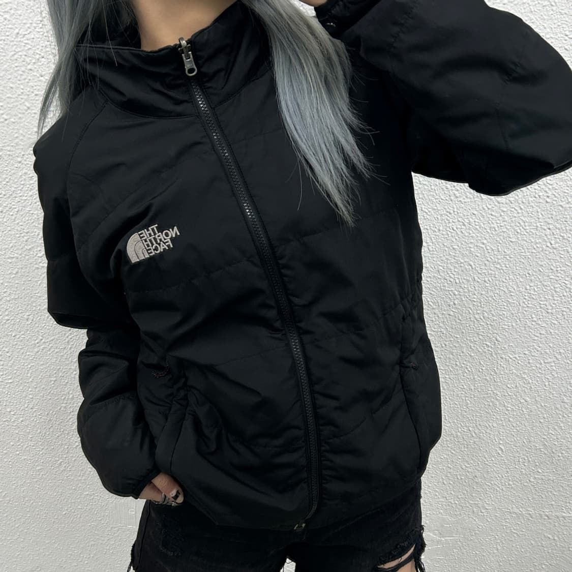 노스페이스 심플 블랙 경량 패딩 M 상품이미지2