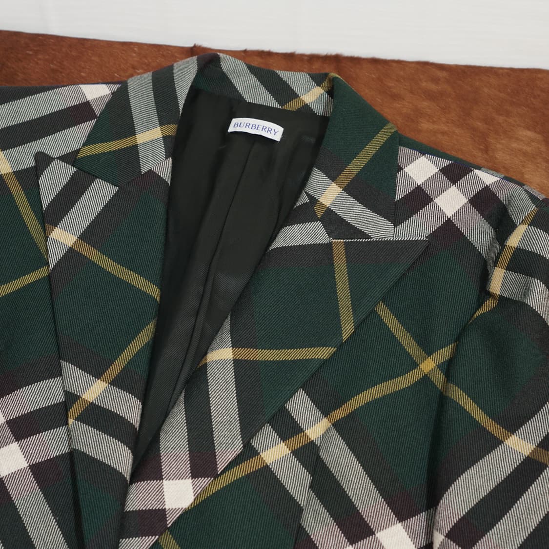 버버리 24ss 컬렉션 체크 자켓 상품이미지7