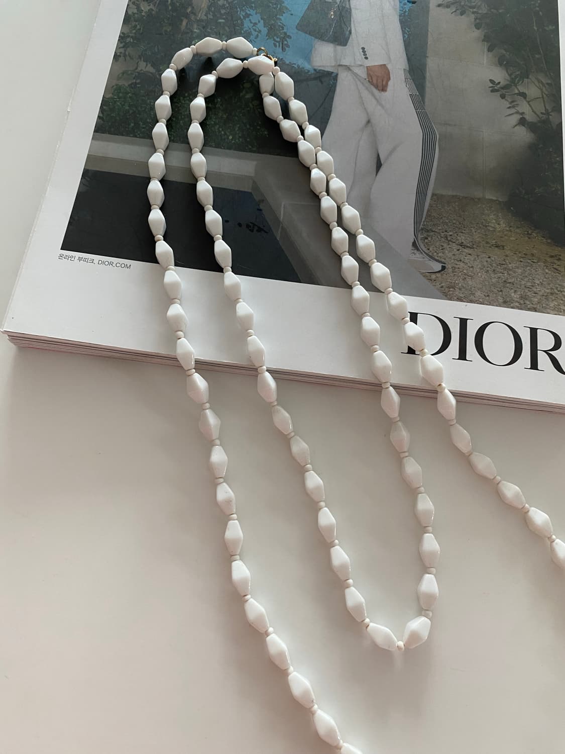 빈티지화이트 비즈 롱 목걸이 상품이미지3