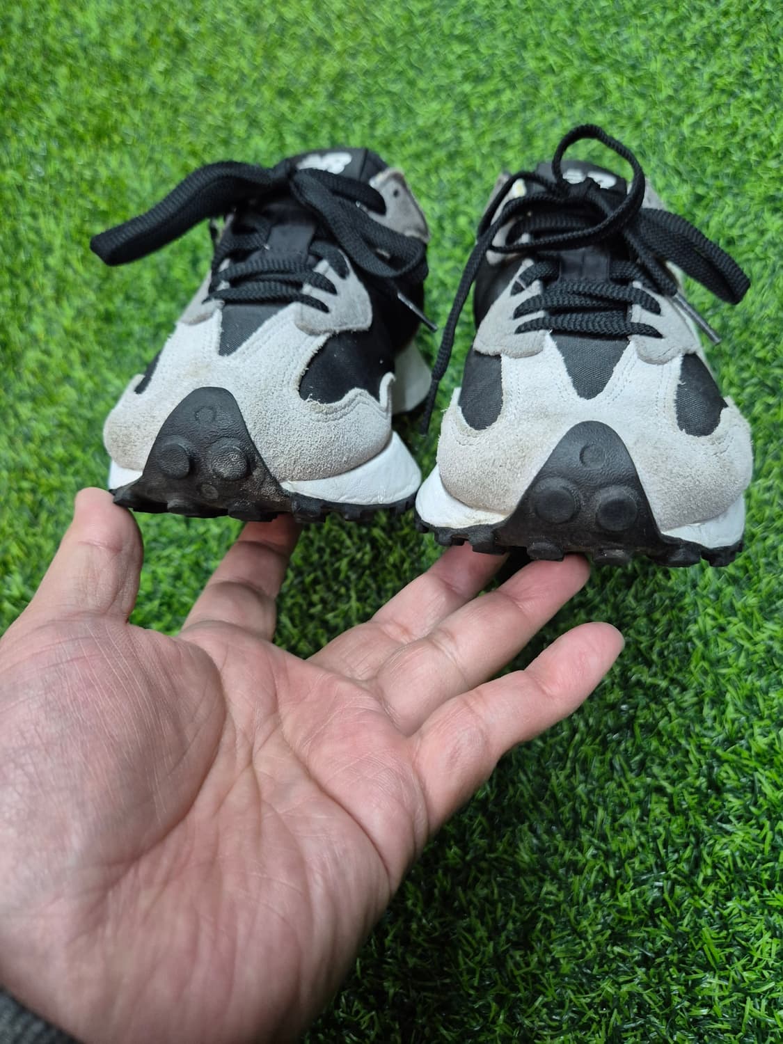 [상태A급]뉴발란스 327 블랙/그레이 운동화 250mm 상품이미지4