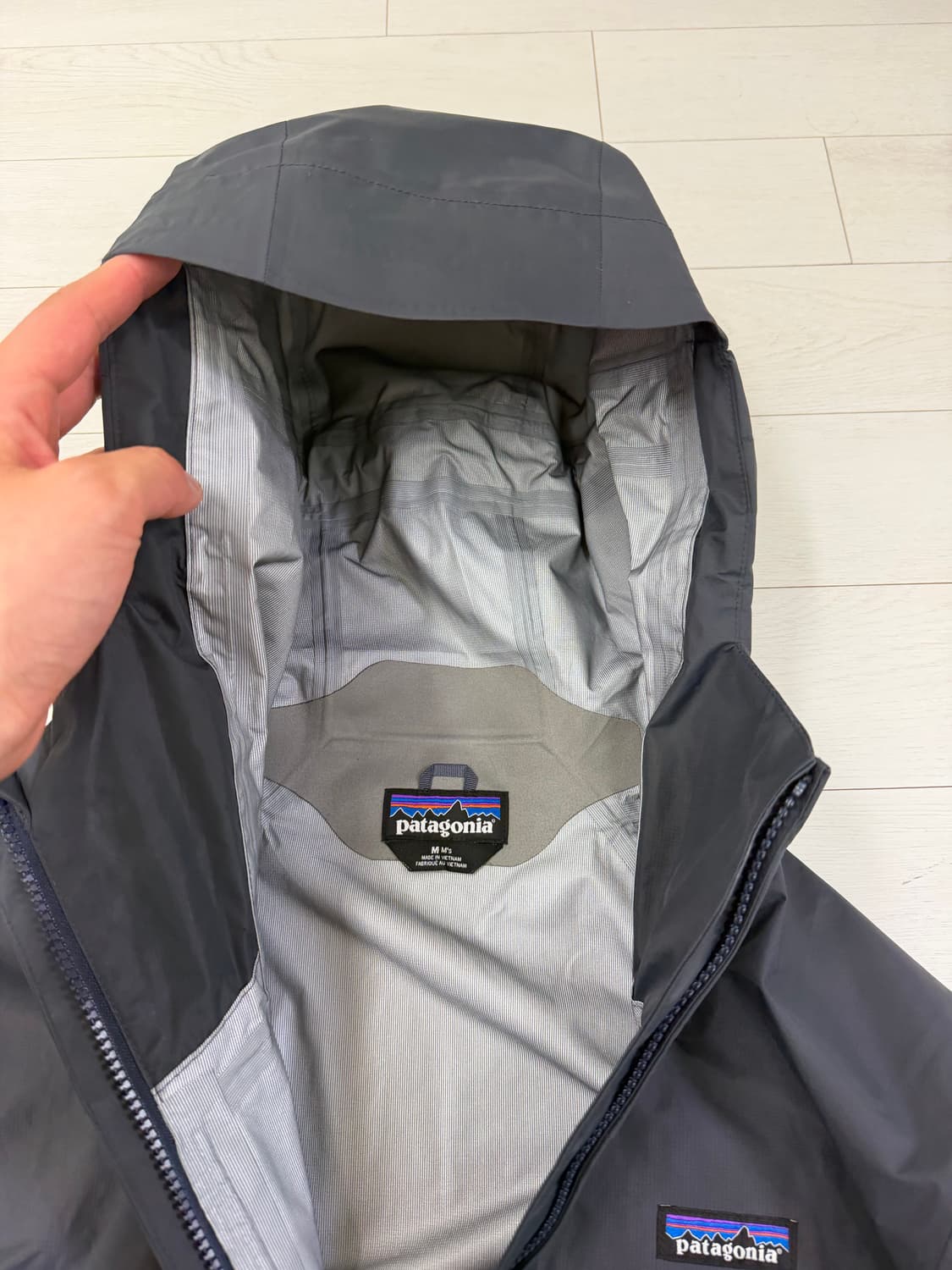 파타고니아 토렌쉘 M  사이즈 스몰더블루  상태 8.8/10  사진찍고  상품이미지5