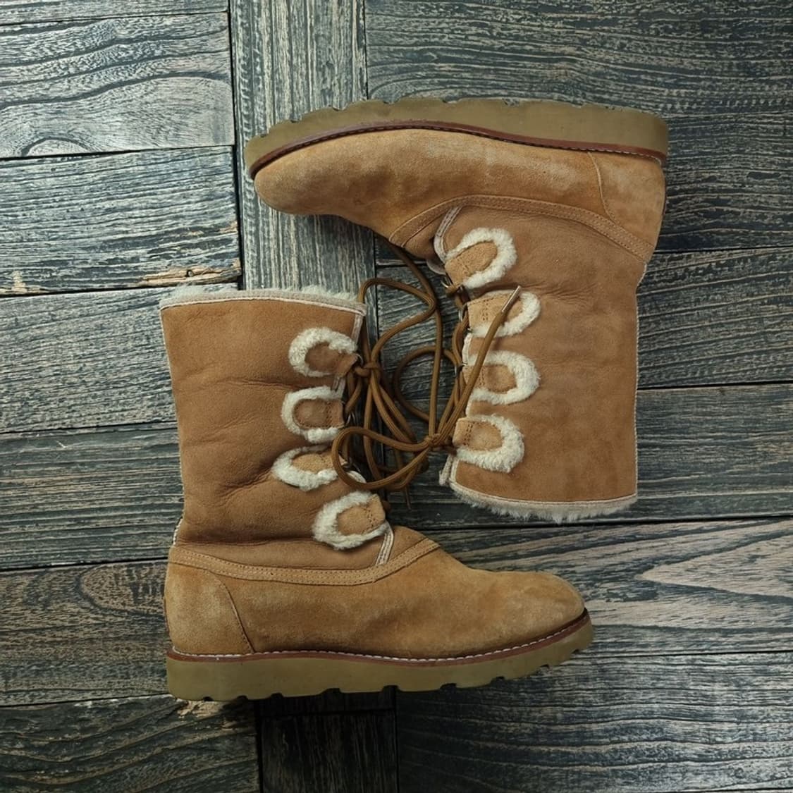 [어그] 스웨이드 레이스업 양모 어그 부츠 M18063  상품이미지3