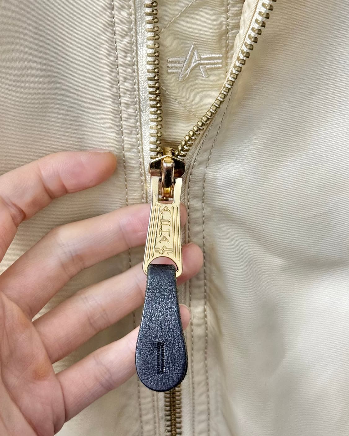 알파인더스트리 베이지 아이보리 항공 점퍼 ma1 M 95 봄버 블루종 상품이미지7