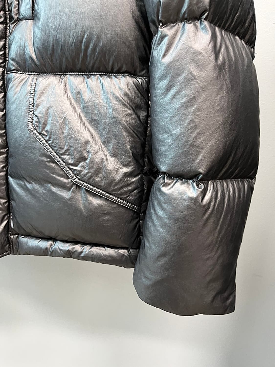 100-105) 준지 메탈릭 오버 다운패딩  상품이미지3