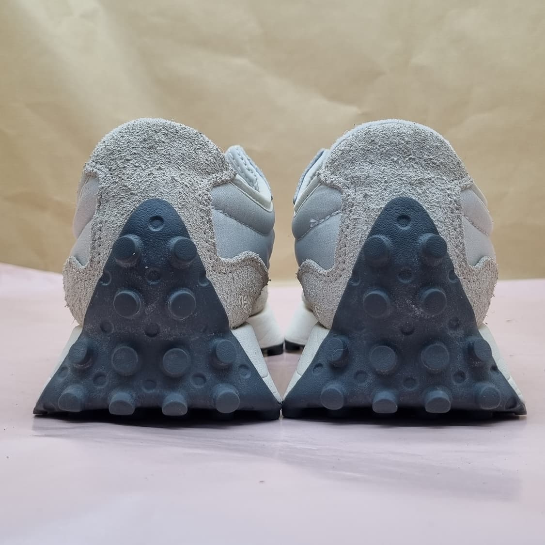 뉴발란스 327 여성운동화230 상품이미지4