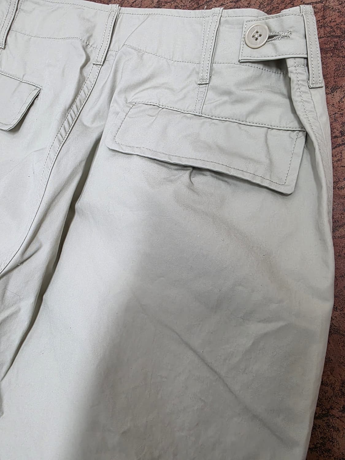 유니클로 U 와이드핏 파라슈트 팬츠 베이지 30 상품이미지4