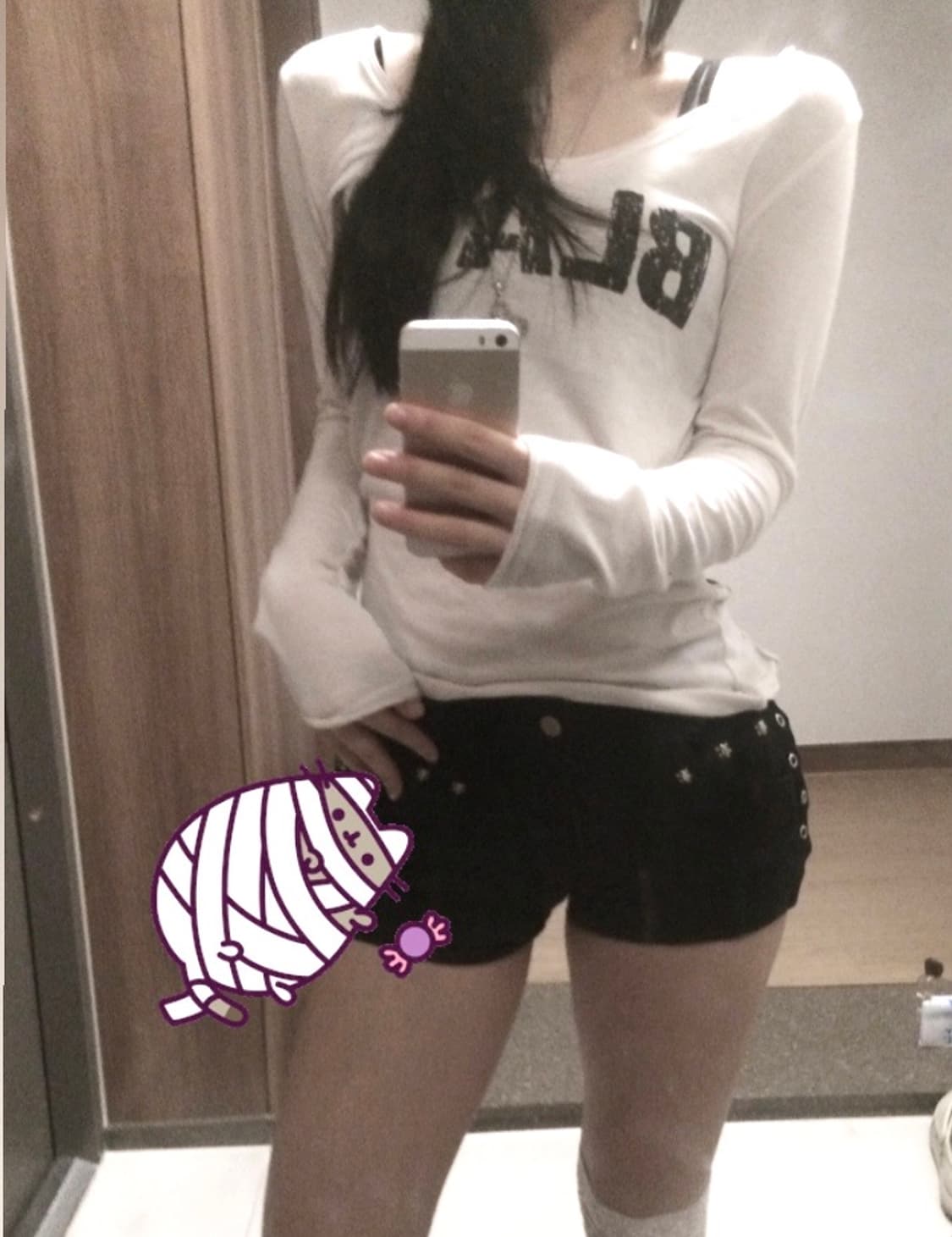 펑크 롱슬리브 데미지 레터링 티셔츠 상품이미지3