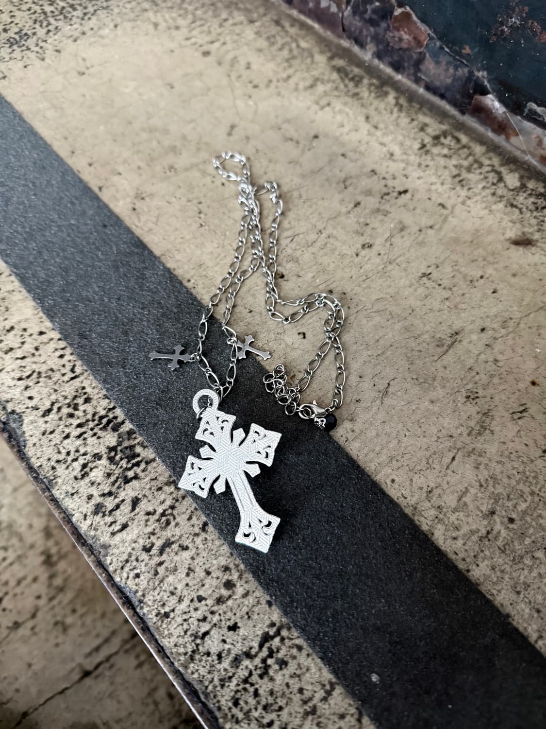 오즈온 로즈 크로스 목걸이 상품이미지2