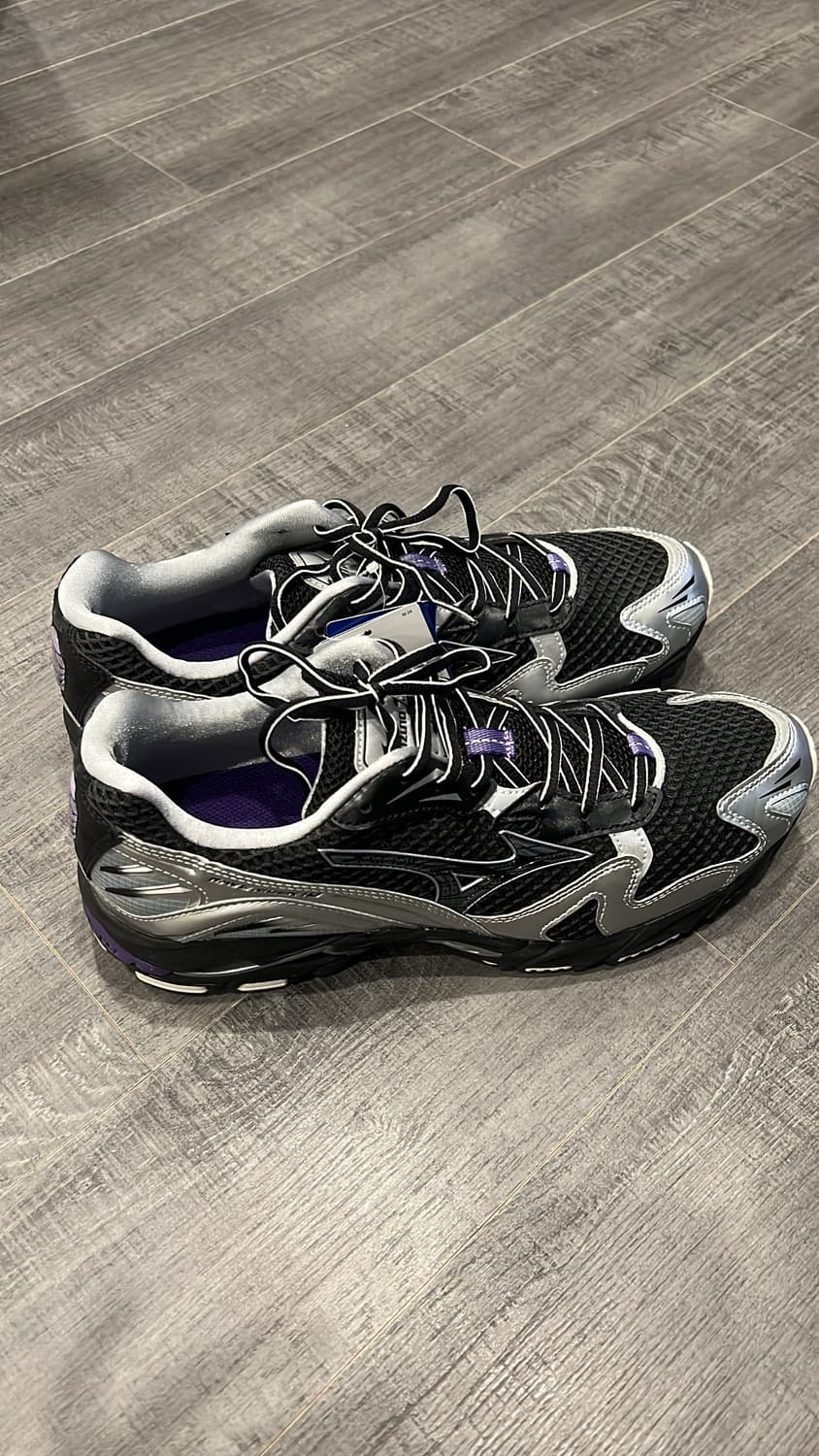 미즈노 웨이브 라이더 10 블랙 샌드 퍼플 상품이미지1