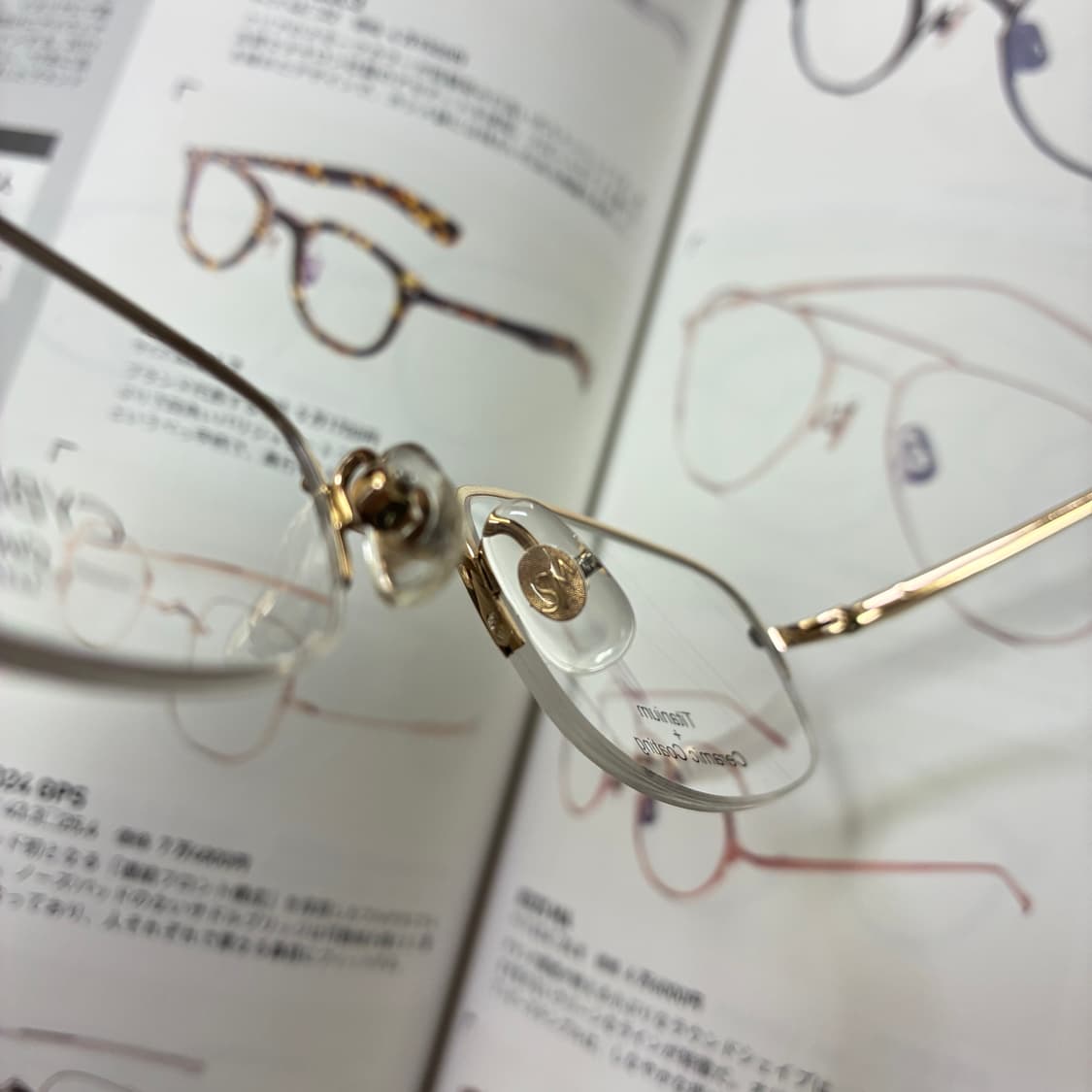 SANTA MONICA 산타모니카 골드 반무테 티타늄 안경 상품이미지6