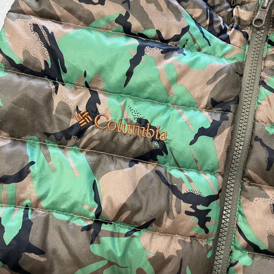 콜롬비아 컬럼비아 카모 패딩조끼 베스트 상품이미지2