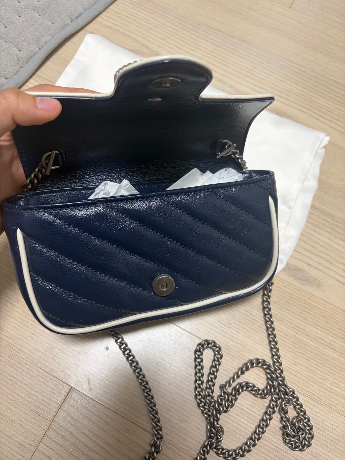 구찌 마몬트가방 마틀라쎄 체인 미니백 네이비 상품이미지7