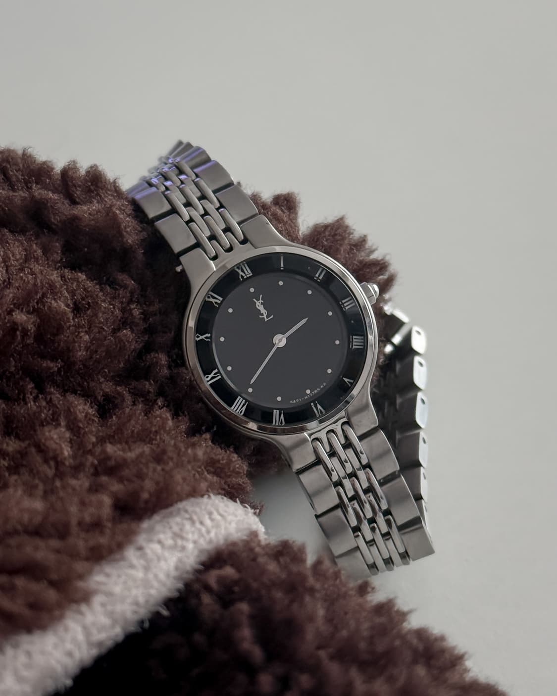 입생로랑 라운드 풀메탈 시계 상품이미지3