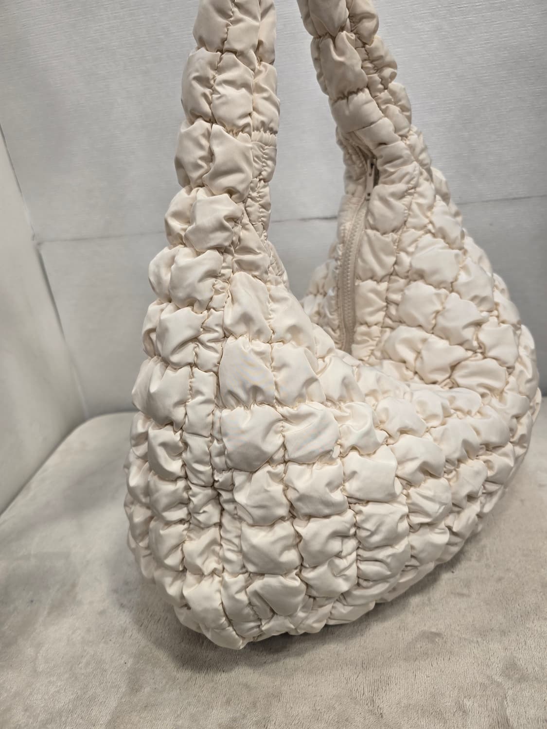 COS 코스 퀼팅 오버사이즈 숄더백 상품이미지3