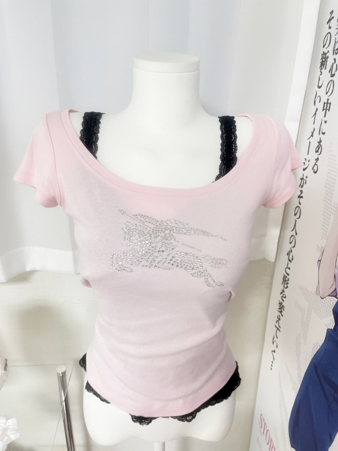 대대장🎀) Burberry 딸기우유 페일핑크 큐빅 로고 탑 히메갸루 상품이미지1