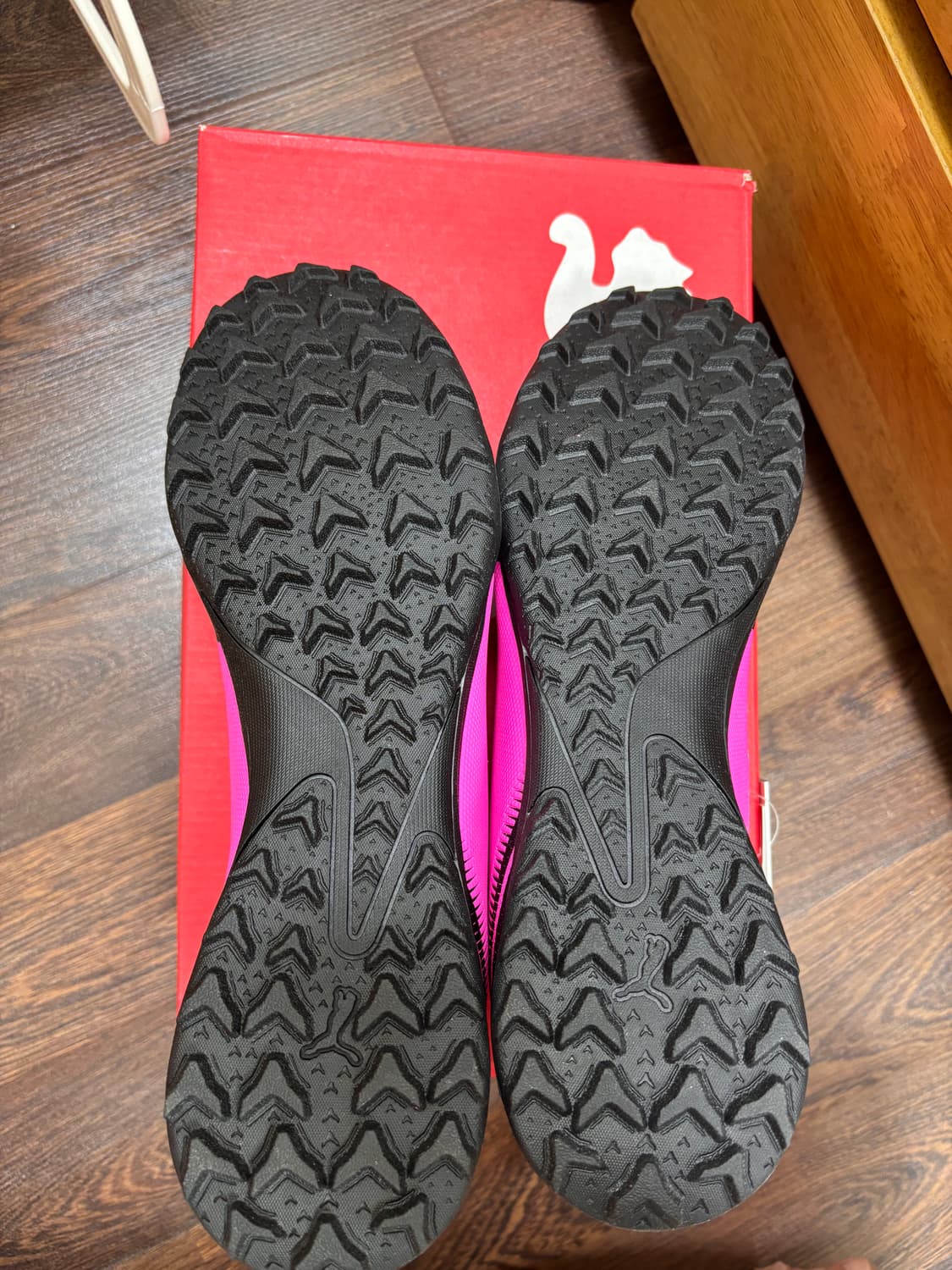 풋살장 존재감 100%⚡ 푸마 ULTRA PLAY TT 290mm 풀박스 상품이미지4