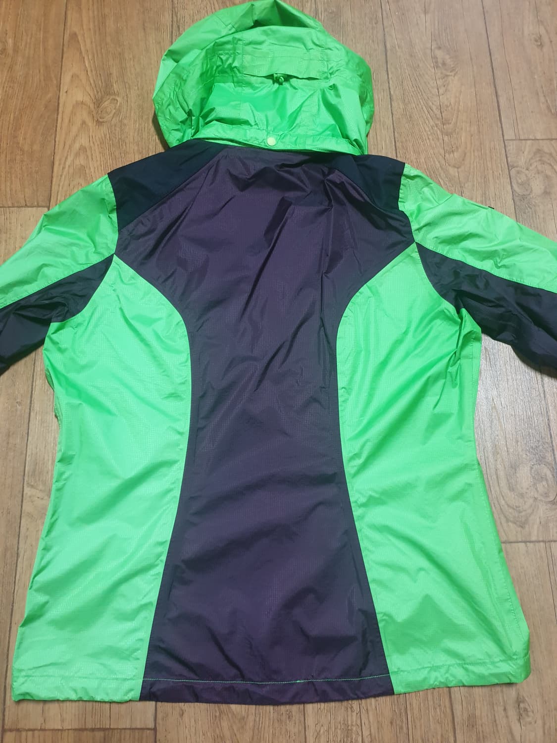 1147 코오롱 아웃도어 바람막이 95 사이즈입니다 상품이미지5