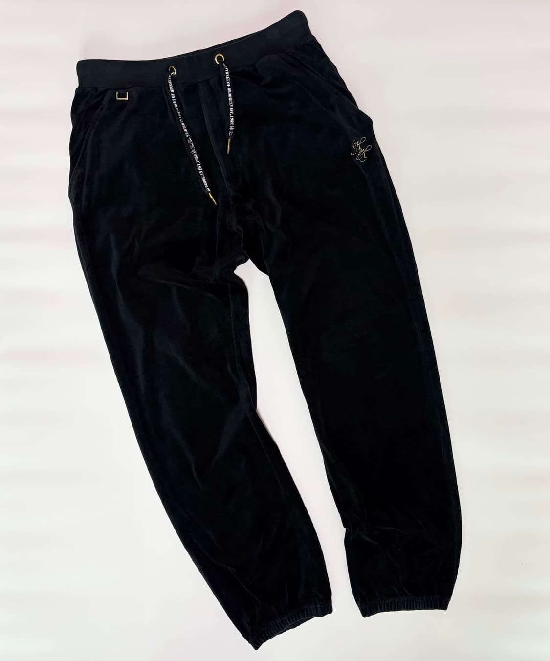 칼카니 시그니처 골드 자수 벨루어 조거 팬츠 상품이미지1