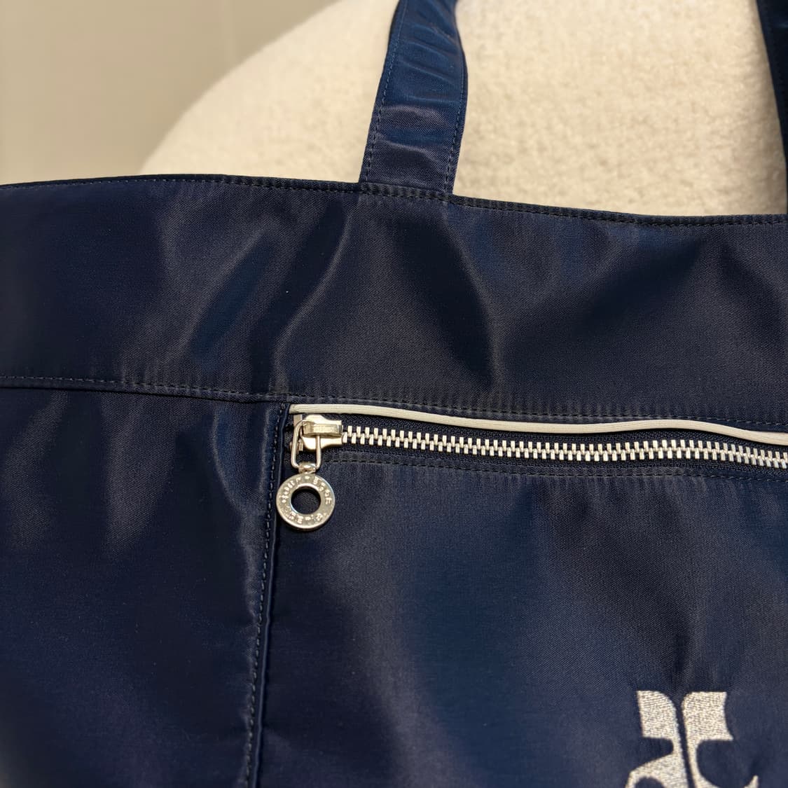 꾸레쥬 나일론 지퍼 쇼퍼백 상품이미지3