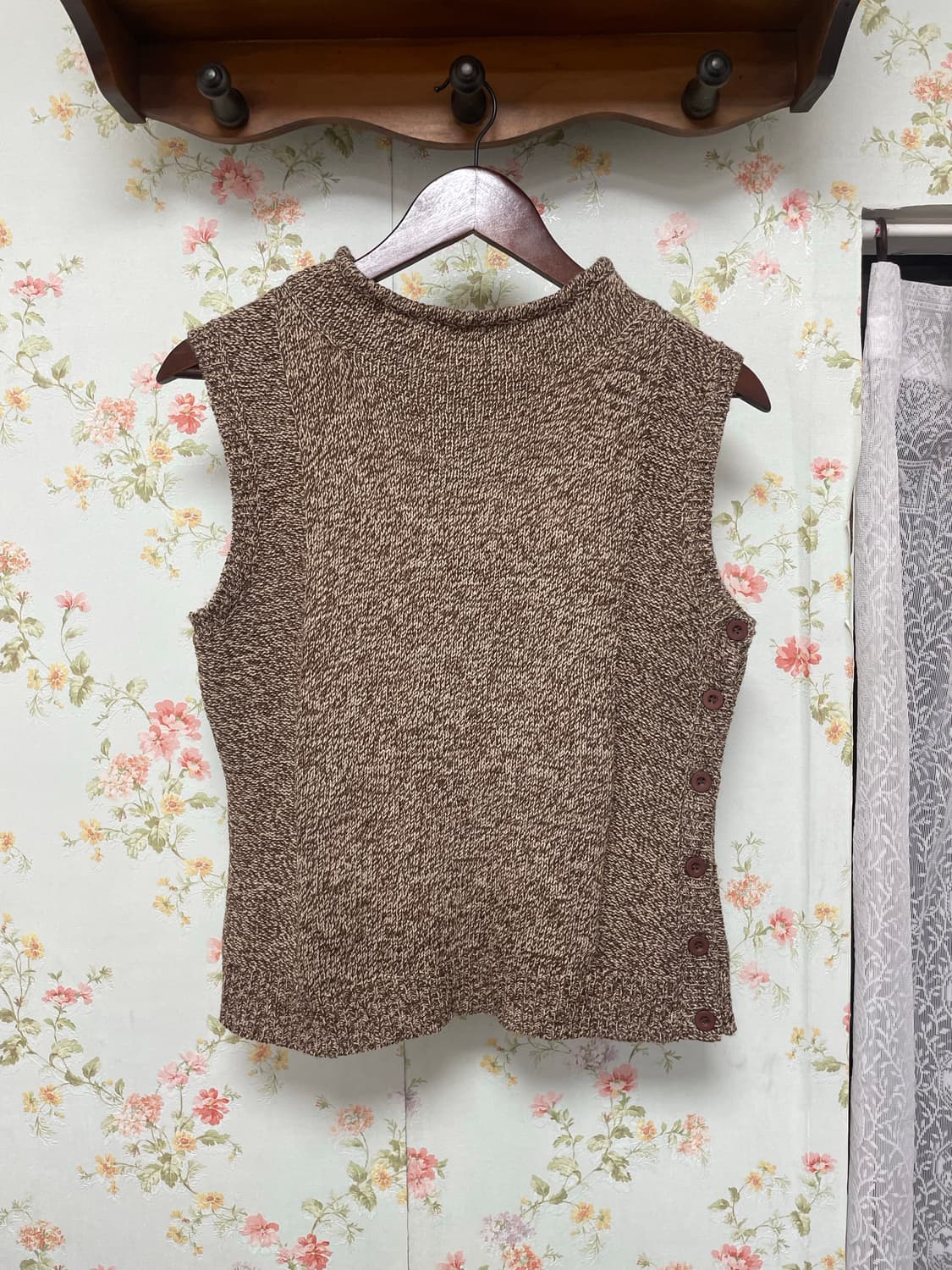 리운드넥 버튼 조끼 상품이미지1