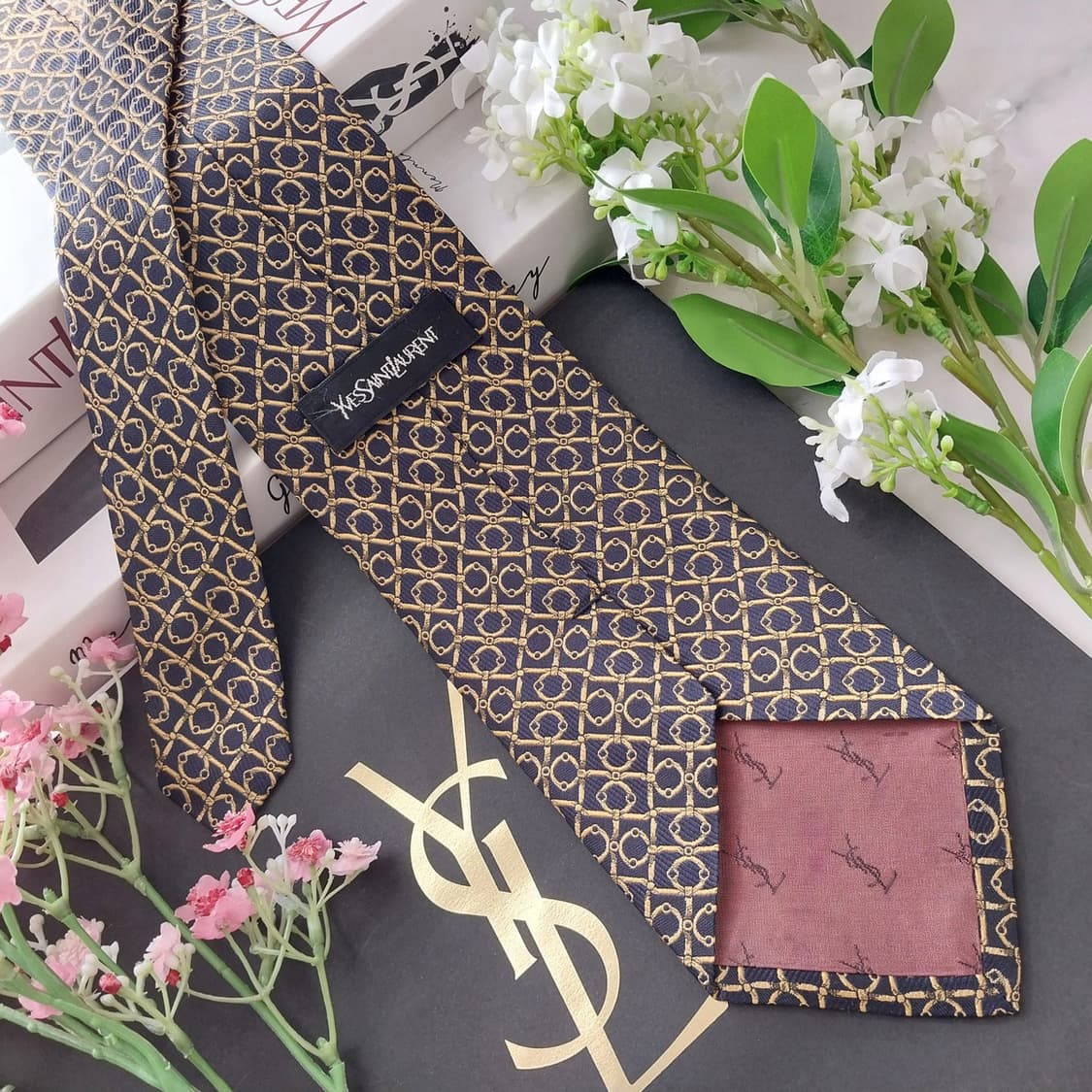 입생로랑 실크 블랙 패턴 넥타이 9.6cm A+등급 K1807
 상품이미지6