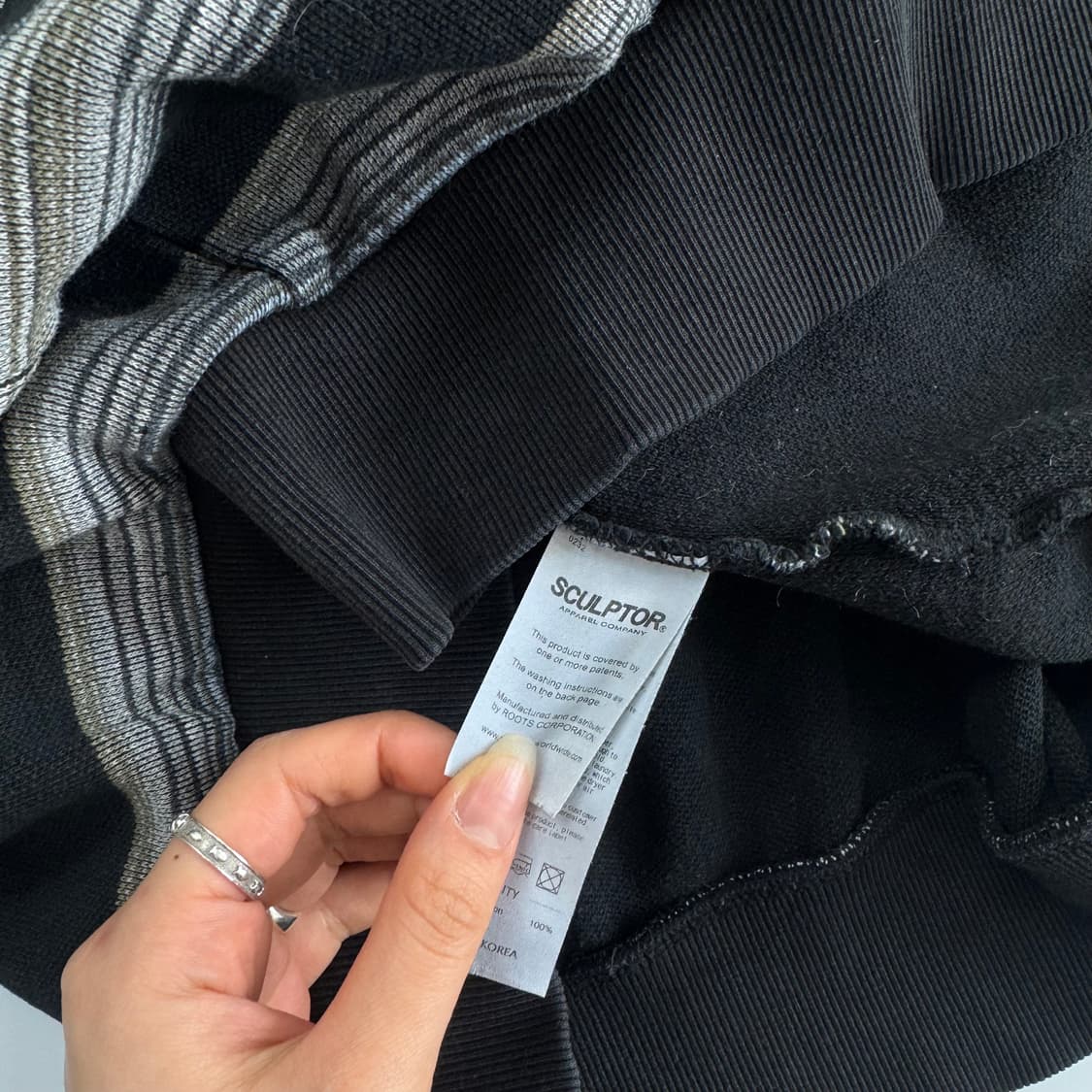 Sculptor 스컬프터 스트라이프 블랙 맨투맨 상품이미지6