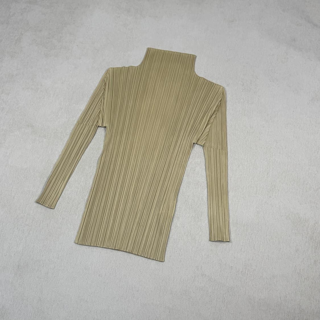 Pleated Ivory Top 상품이미지4